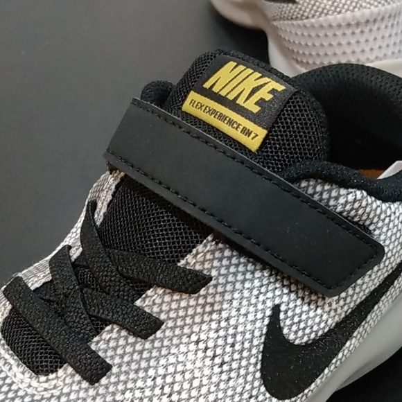 Youth Nike Flex Experience RN 7 Size 3Y Gray - Picture 4 of 14